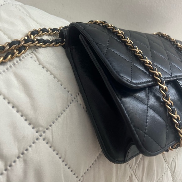 CHANEL Black Quilted Crossbody Bag with Gold Chain - Picture 11 of 12